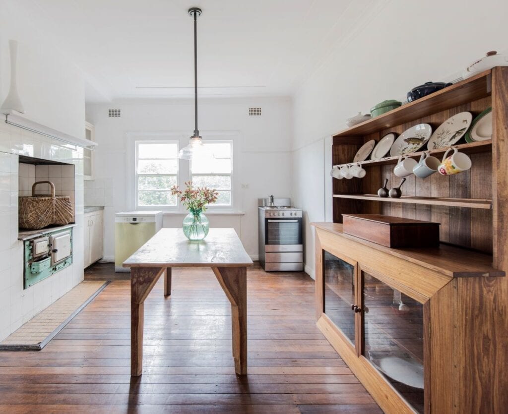 Kitchen with cabinet to display old dishes