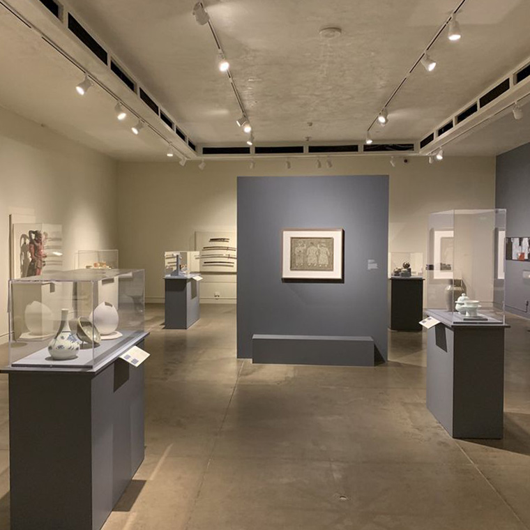 Looking into the gallery at USC Pacific Asia Museum