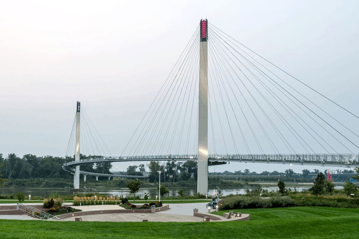 bridge in omaha nebraska