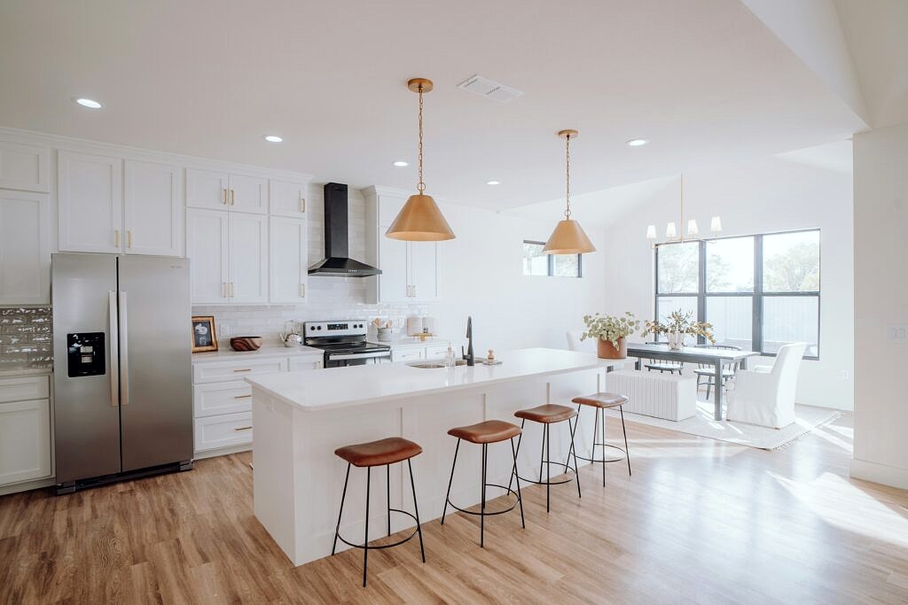 Natural lighting in the kitchen